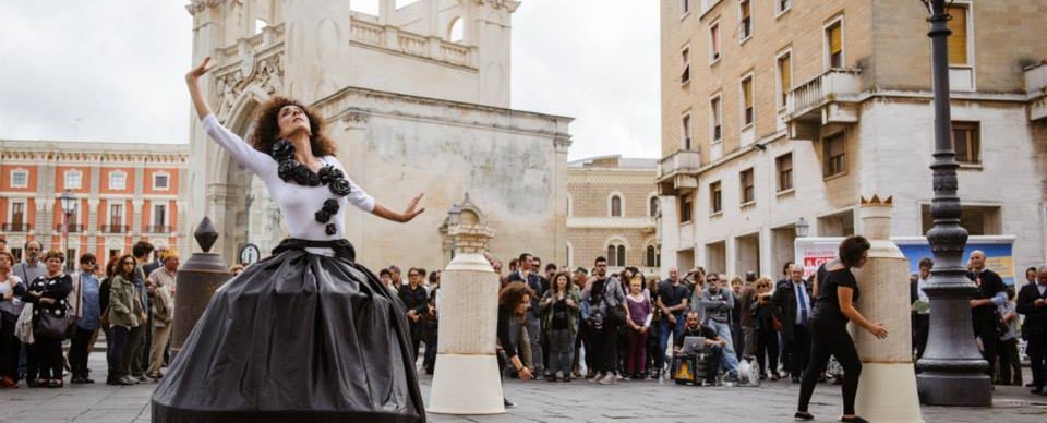  Outdoor performance in Lecce, Italy. “Sedile” © Simona Kotlar